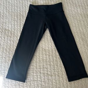 Lululemon black Capris